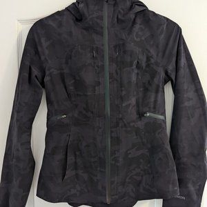 Lululemon camo rain jacket